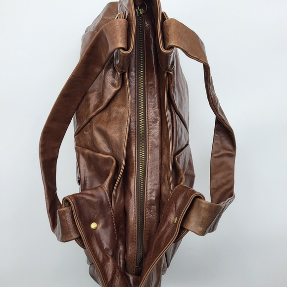 Vintage style brown leather pleated, top zipper closure large strap tote handbag - Picture 7 of 15